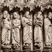 Arte en la Edad Media Notre-Dame-Chartres-escultura