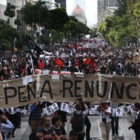 Protesta_Ayotzi_PenaRenuncia