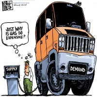 El automovilista podría ahorrar miles de pesos en gasolina, si quisiera carton_camionetas_gasolina